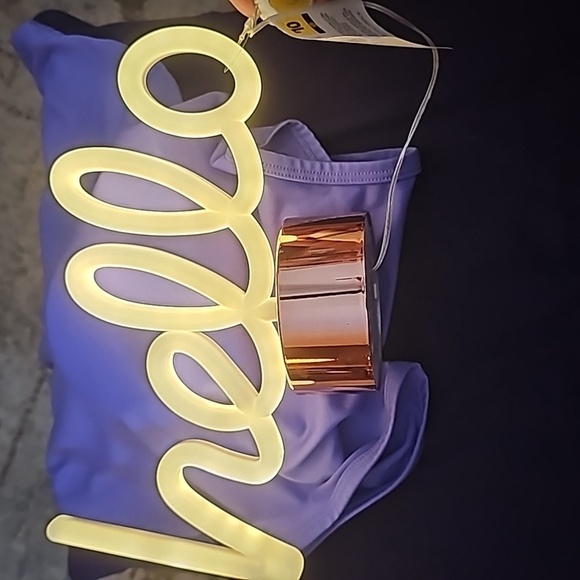 Hello, battery-operated light - Picture 7 of 7